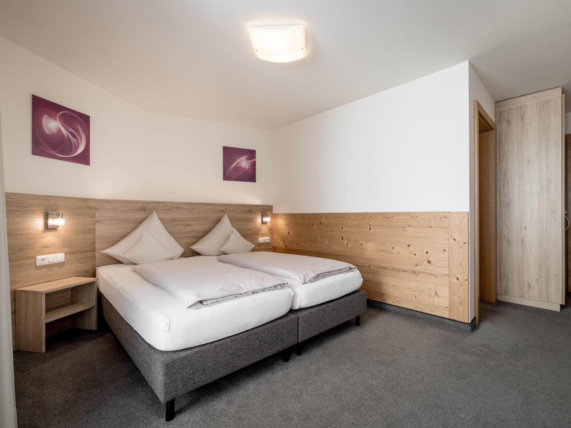 Hotel Quality Hosts Arlberg - Haus Pepi Eiter Sankt Anton am Arlberg Esterno foto